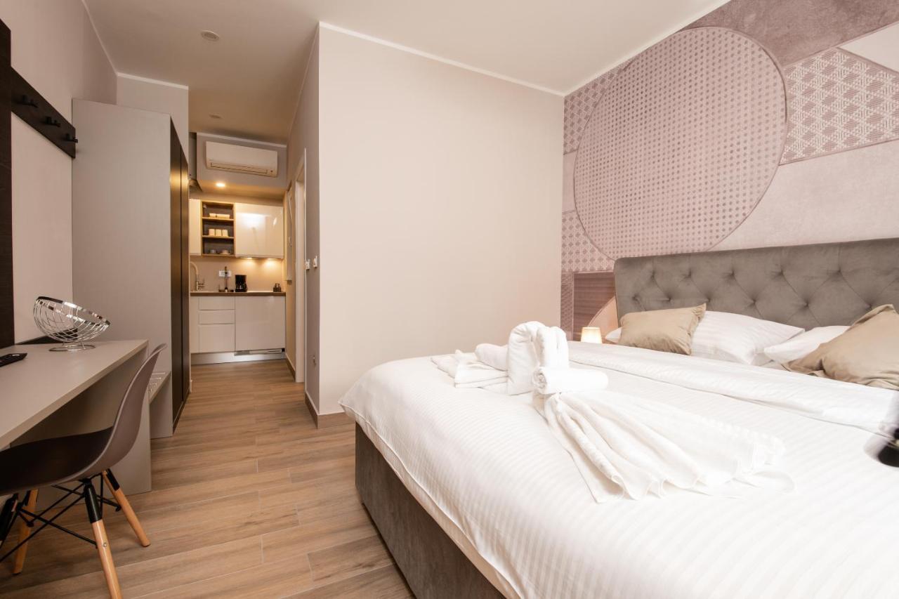 Deluxe Apartments & Rooms Revis Rijeka Exterior photo