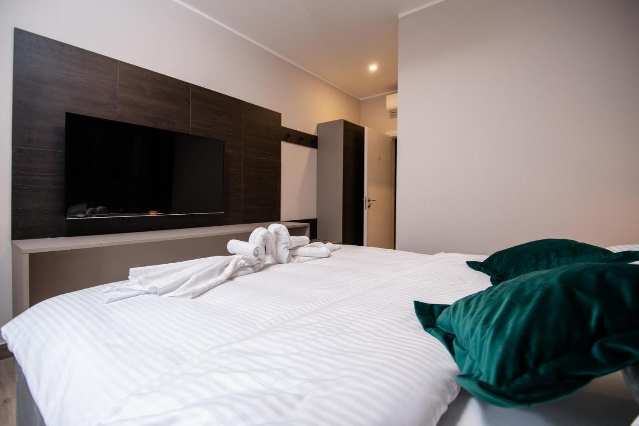 Deluxe Apartments & Rooms Revis Rijeka Exterior photo