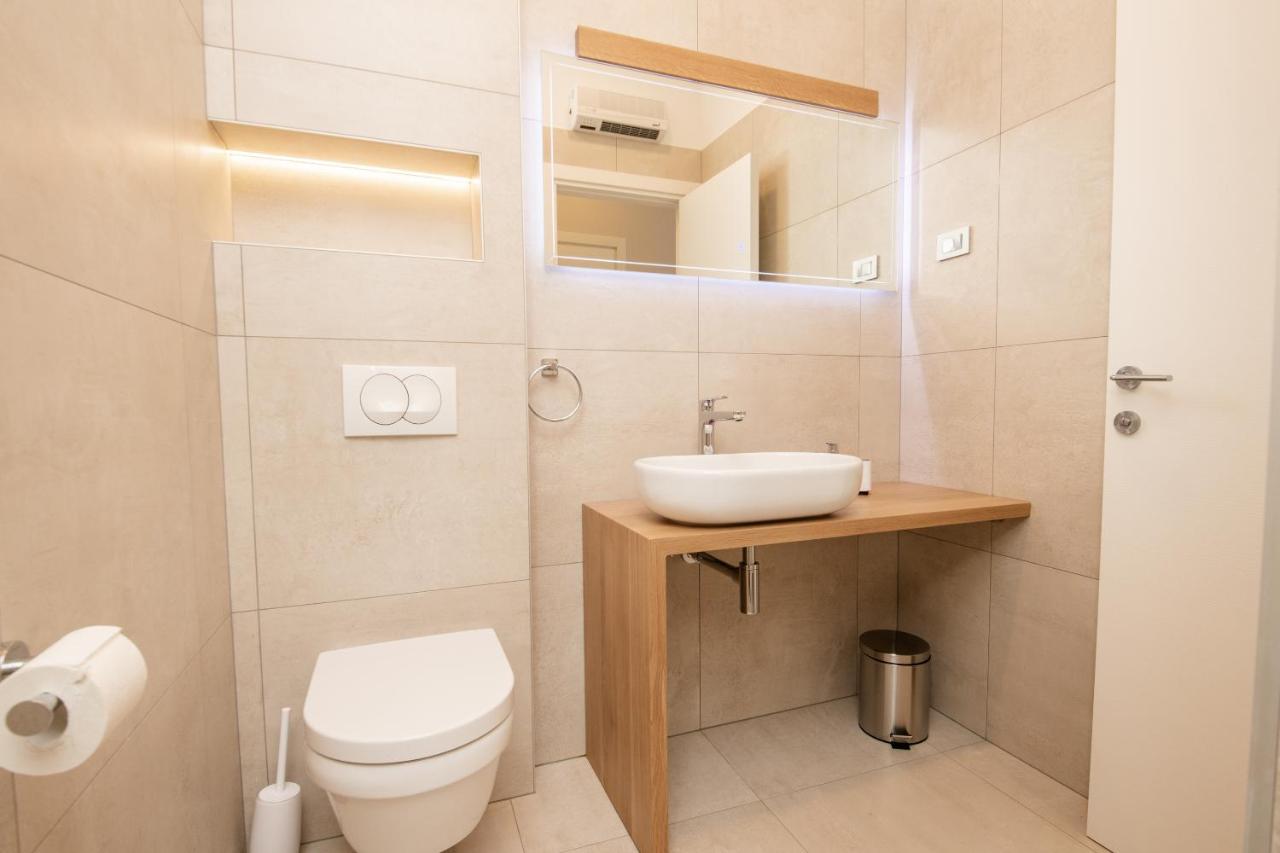 Deluxe Apartments & Rooms Revis Rijeka Exterior photo